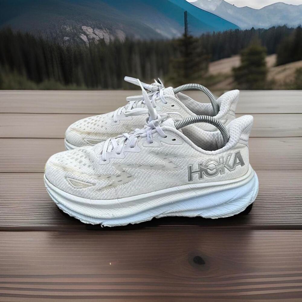 Hoka One Clifton 9 Shoes Style Code : 1127896-NCIW Women's Size 9.5 B  Sneakers
